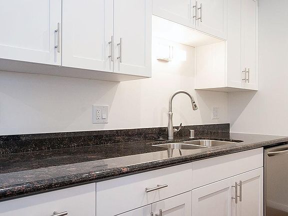 4th image of 863 Sapphire St APT 8