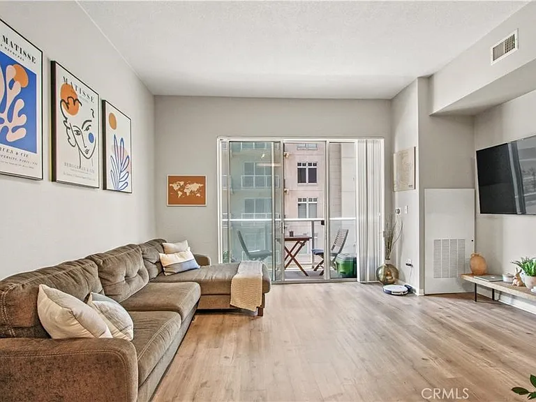 488 E Ocean Blvd #404 — Photo 4