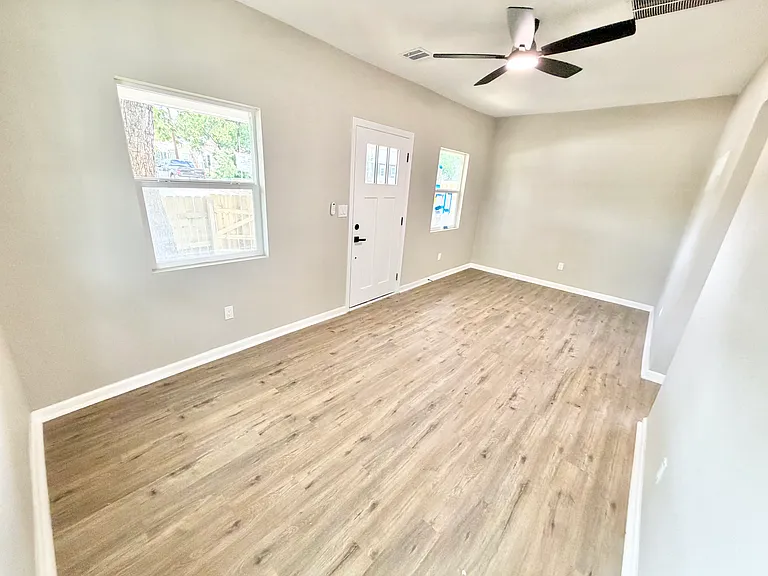 310 N Gevers St — Photo 12