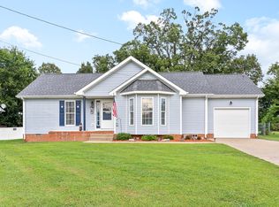 185 Oak Tree Dr, Oak Grove, KY 42262