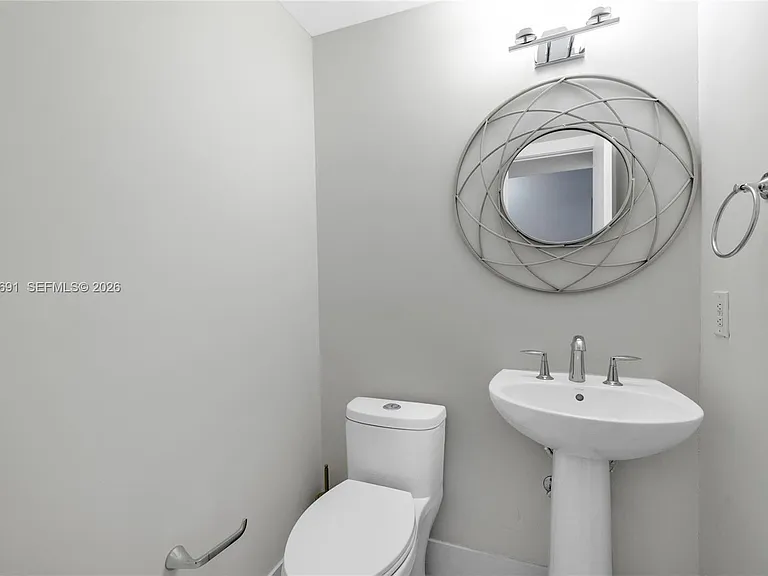 3056 Shipping Ave #2 — Photo 16