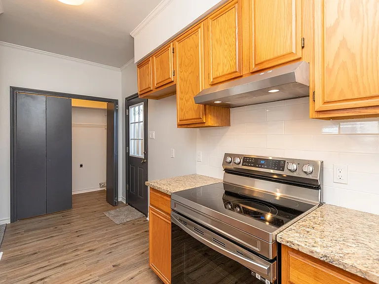 5501 Burnham Dr — Photo 10