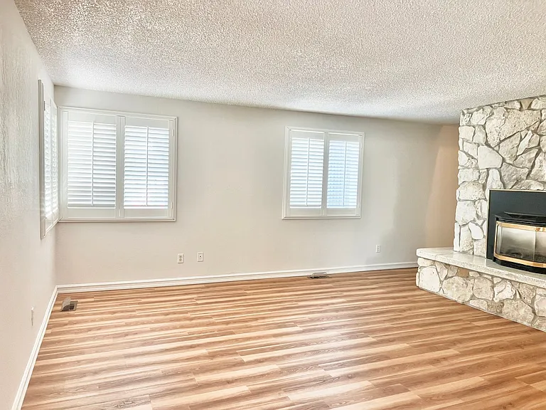 1725 Union Ave SE — Photo 8