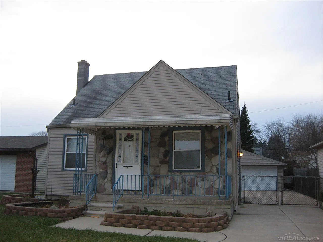 28581 Wauketa Ave photo 1