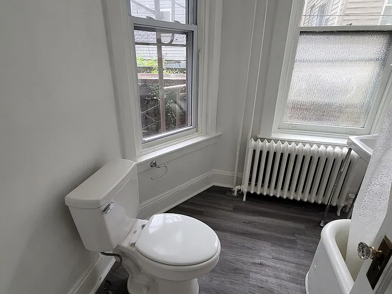 324 Spring St #1 — Photo 15