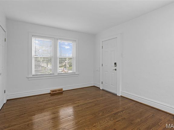 2nd image of 1272 Pennsylvania Ave