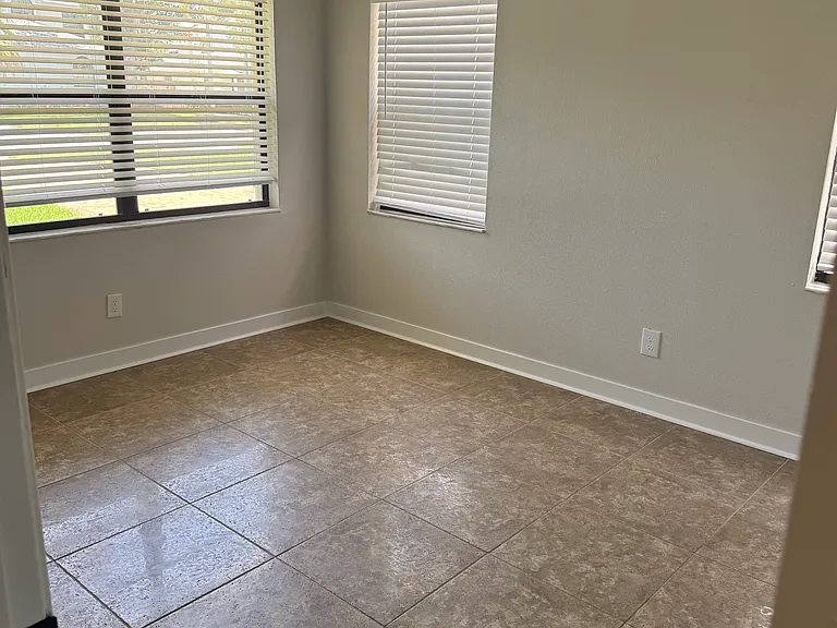 617 Luzon Ave — Photo 11