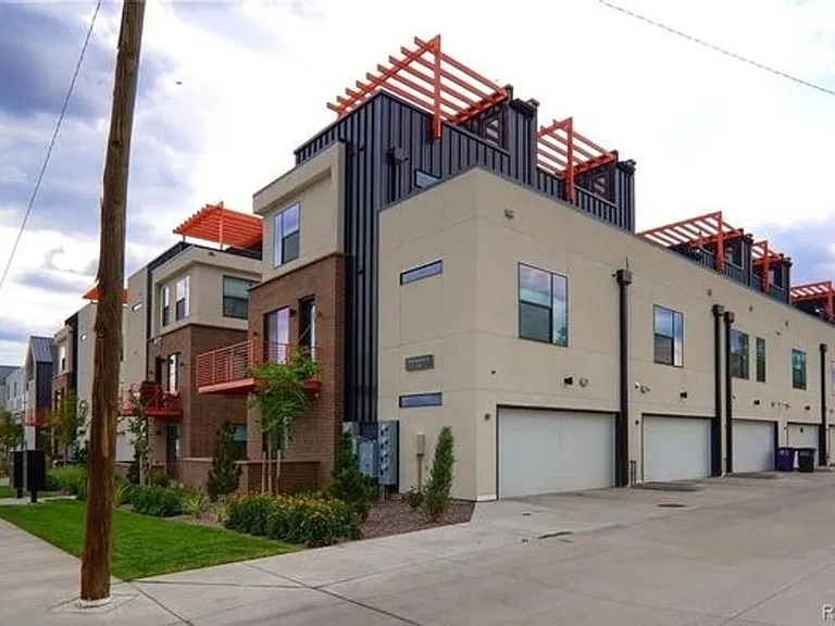 3030 Wilson Ct #5 — Photo 2