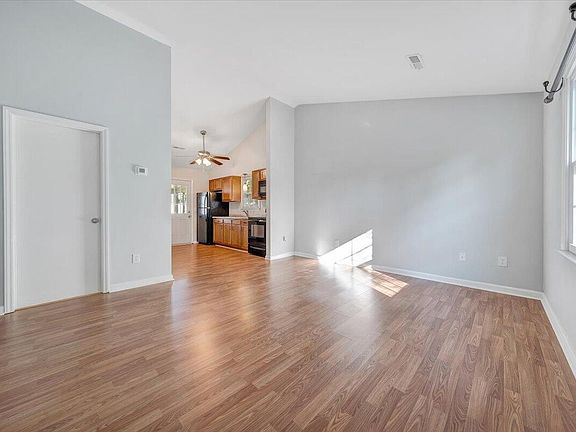 4th image of 1710 Dundee Ave SE