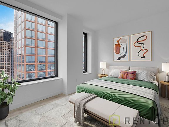 4th image of 87 Commercial St #1826N
