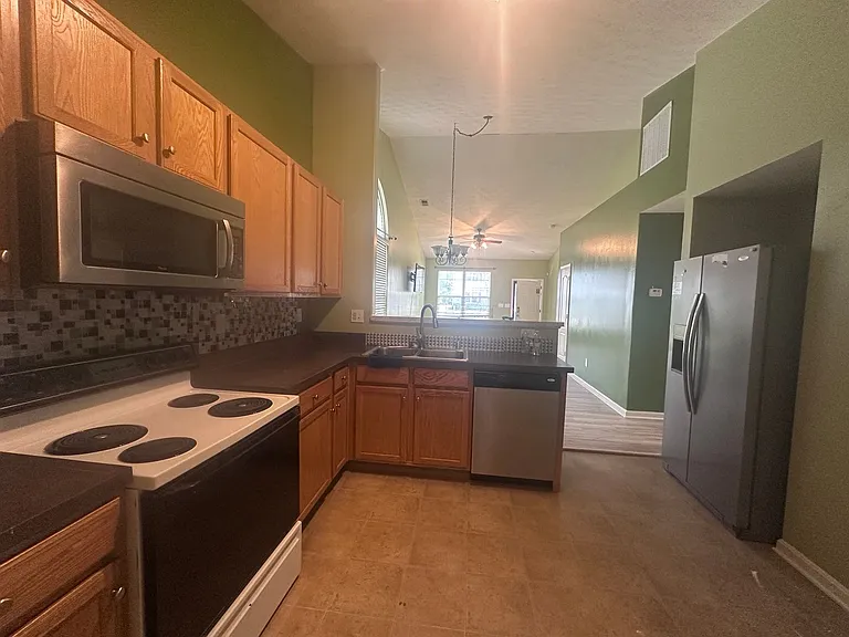 5706 Bannon Crossings Dr — Photo 12