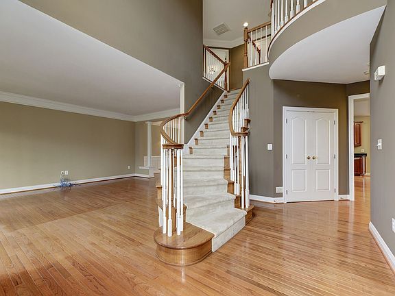 2nd image of 3490 Rose Crest Ln