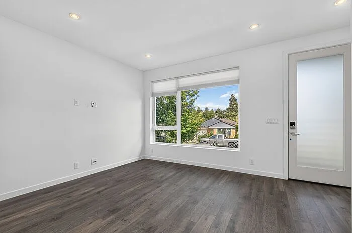 3819 S Cloverdale St — Photo 11