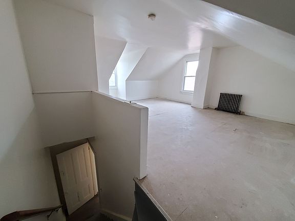 2nd image of 840 W Milton St #2