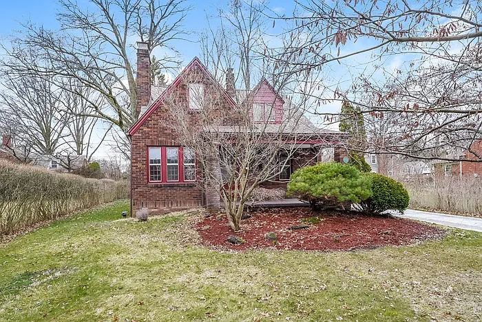 4012 Hudson Dr — Photo 1