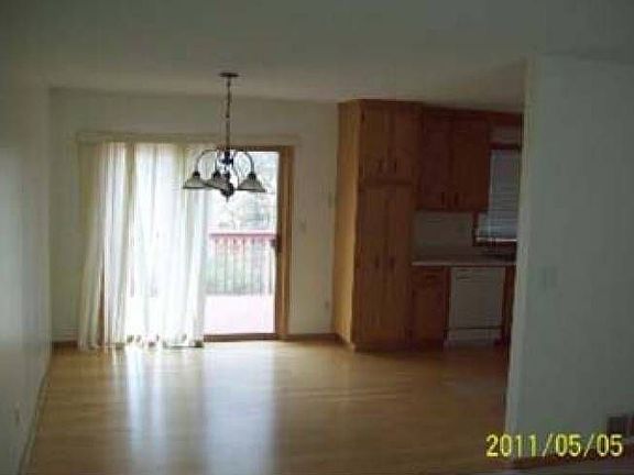 3rd image of 9940 Wentworth Ave S