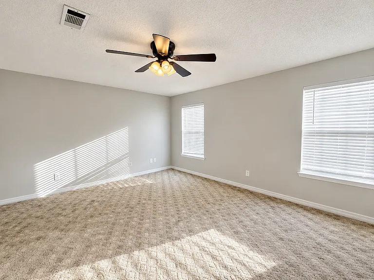 2722 Shalimar Dr — Photo 9