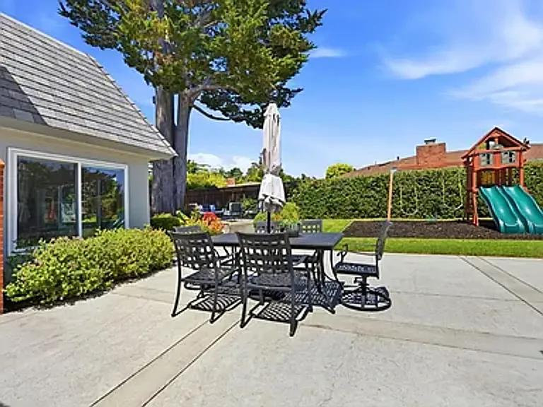 2140 Carmelita Ave — Photo 36