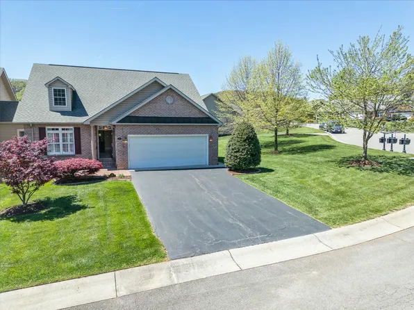 20 Pondview Ct, Daleville, VA 24083