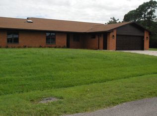 202 SW Starflower Ave, Port Saint Lucie, FL 34984