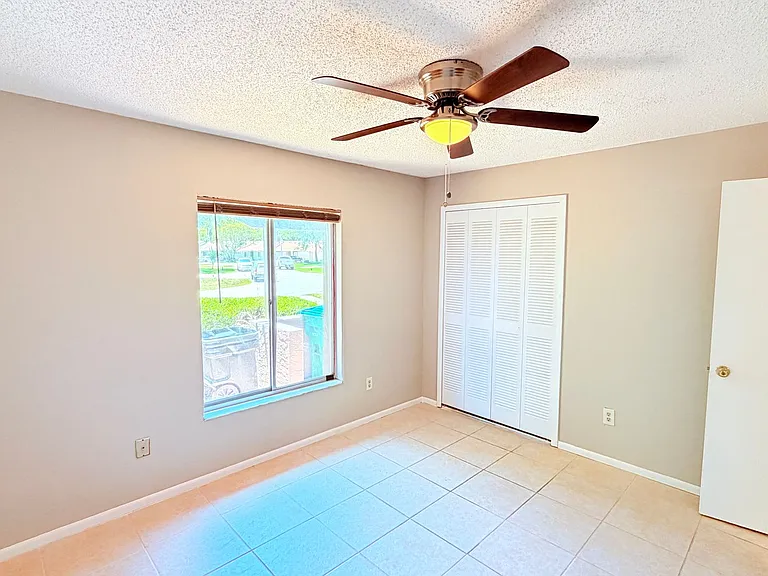 124 Clear Lake Cir — Photo 21