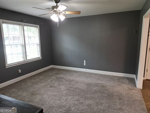 5th image of 115 Diane St