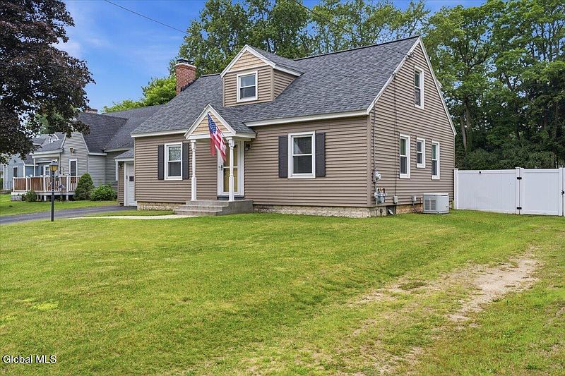 2nd image of 113 Gordon Road