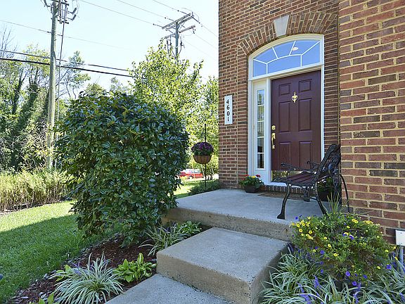 3rd image of 4601 Manor Dr