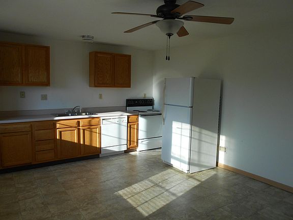 4th image of 914 County Road 2530