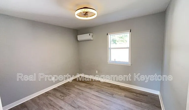 1122 Stock St — Photo 10