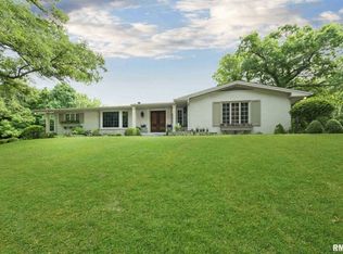 7028 N Upper Skyline Dr, Peoria, IL 61614
