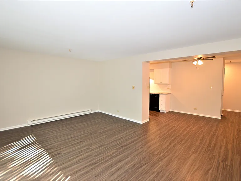 Renovated Apartment With In-Unit Washer-Dryer & Garage Parking! — Photo 25