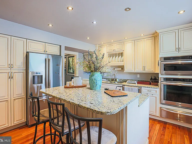 400 Five Farms Ln — Photo 10