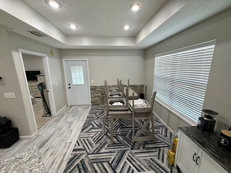 5424 Nicole Blvd — Photo 4