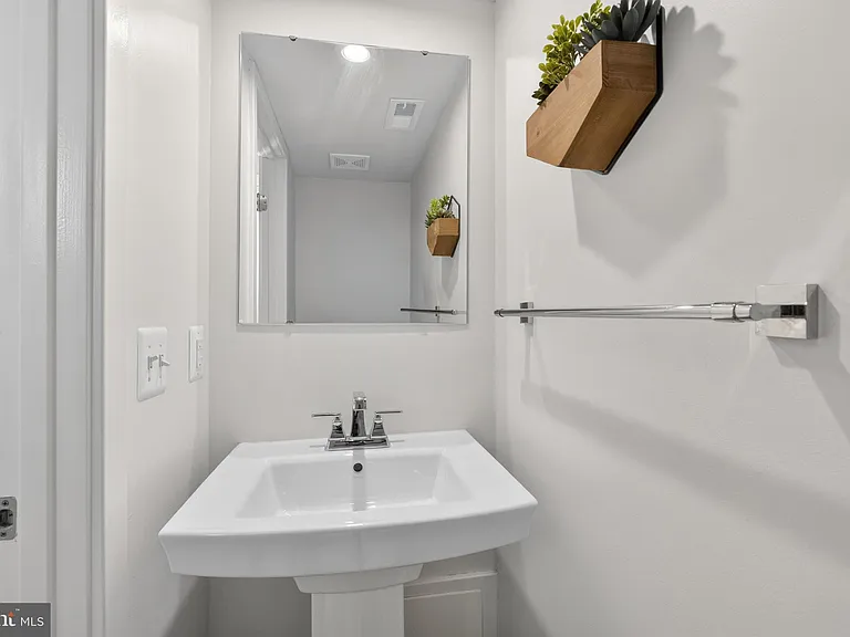 118 Fletcher Cir — Photo 4
