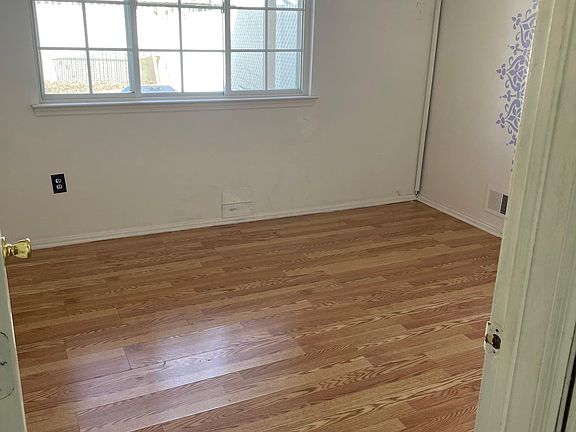 5th image of 35 Spruce Ln Floor 1
