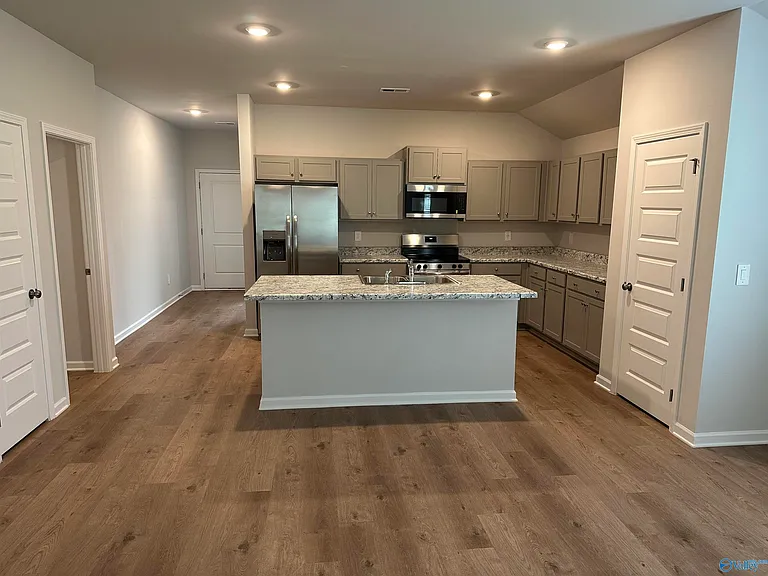 205 Six Pence Ct — Photo 6