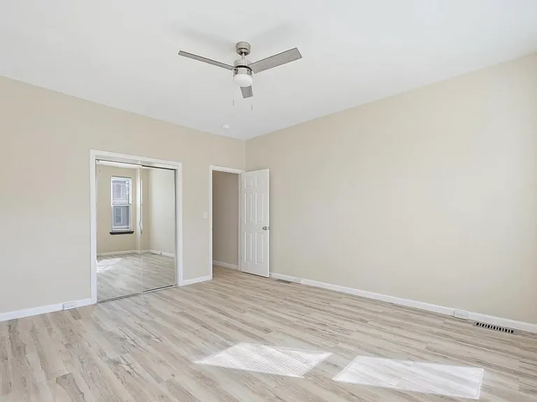 2108 W Baltimore St — Photo 16
