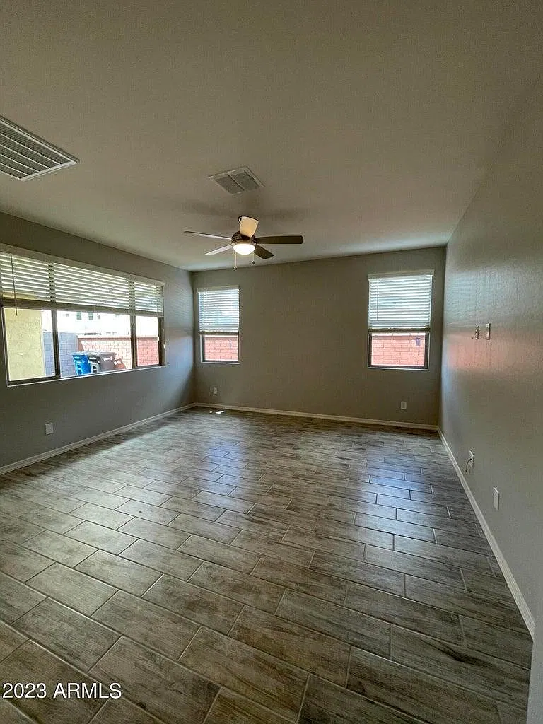 4 bed, 2402 sqft, $3,200 — Photo 2