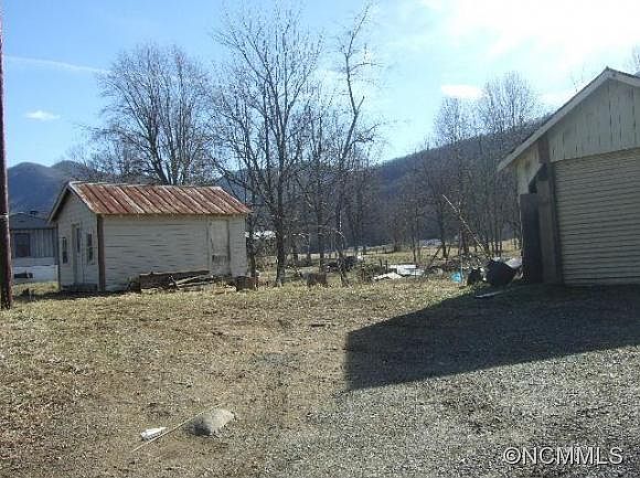 2nd image of 389 Dillingham Rd