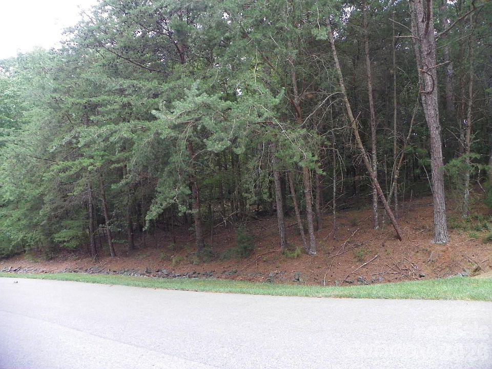 1st image of 133 Lakewood Ct