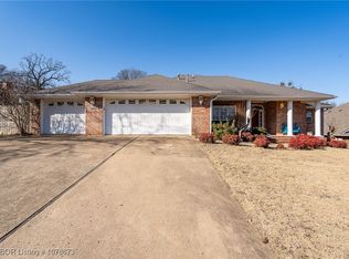 1709 Crested Butte Cir, Van Buren, AR 72956