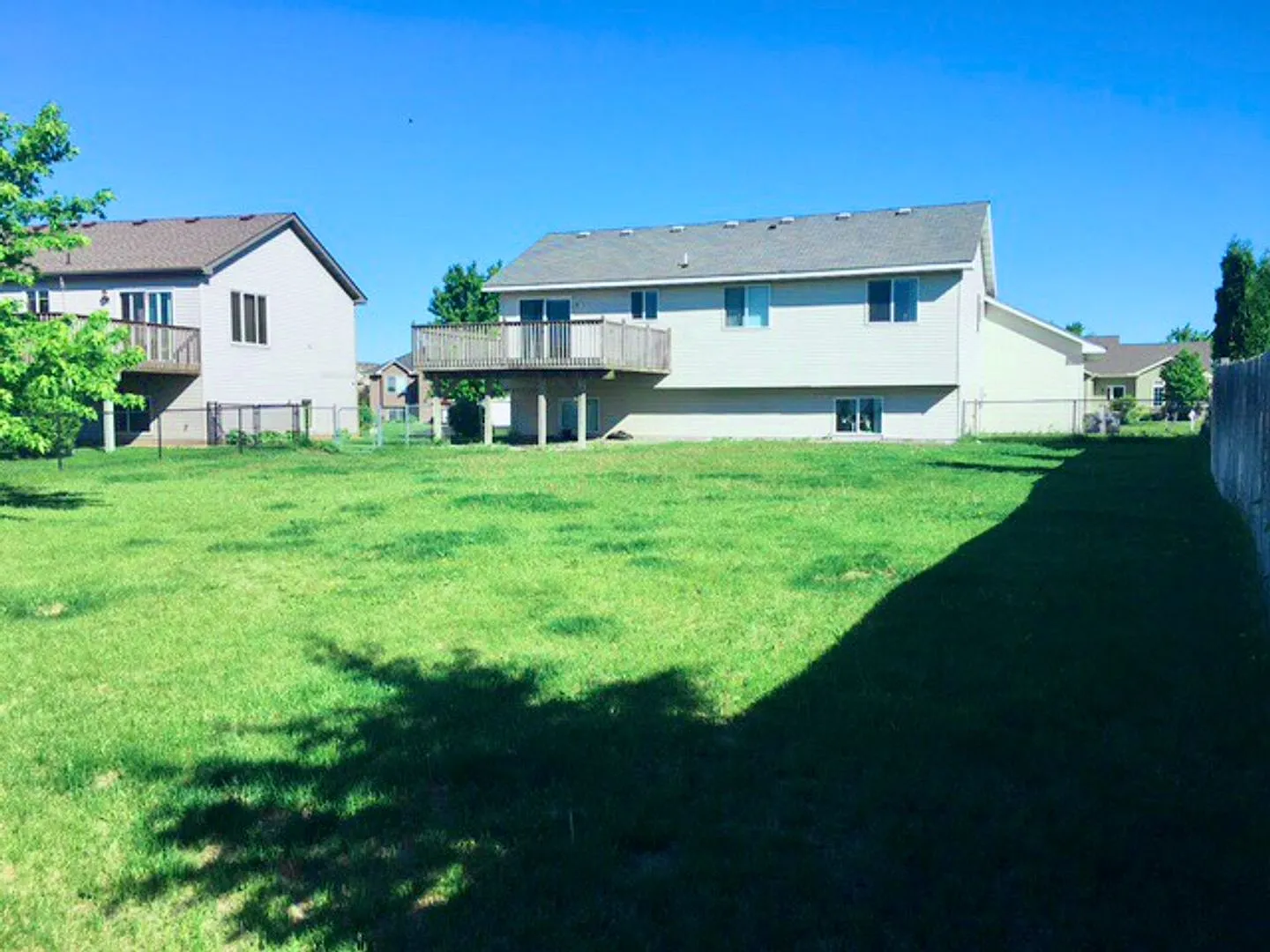 5 bed 2 bath House for Rent — Photo 2