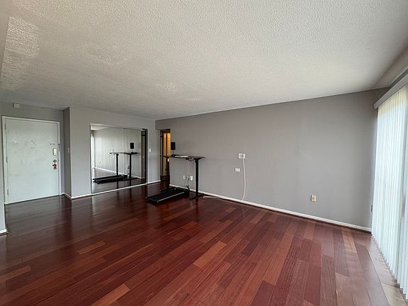 3rd image of 4241 Columbia Pike APT 403