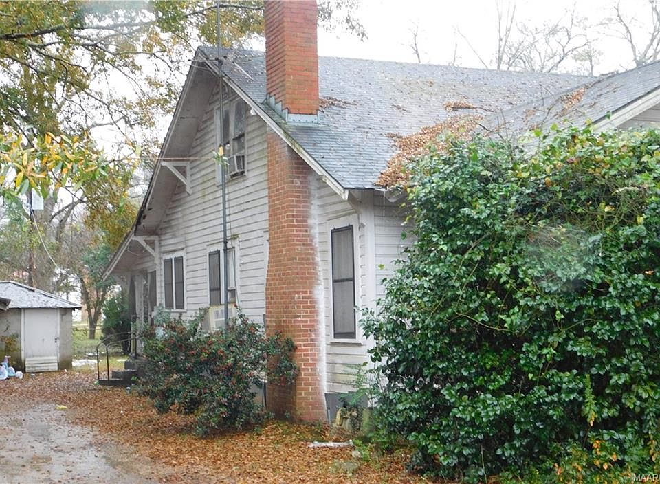 2nd image of 213 Hickory Ave