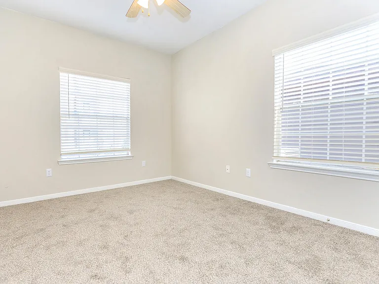Residence at Westchase — Photo 54