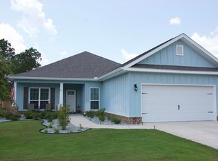 243 Dickens Dr, Freeport, FL 32439