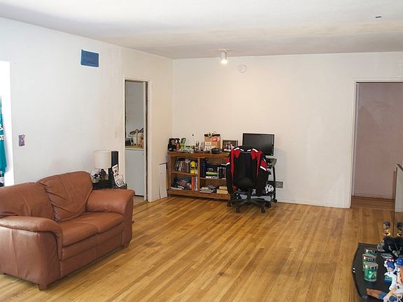 4th image of 6912 Jumilla Ave
