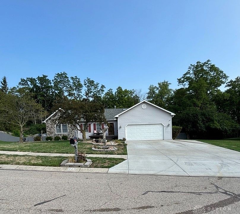1st image of 223 Orchard Hill Dr