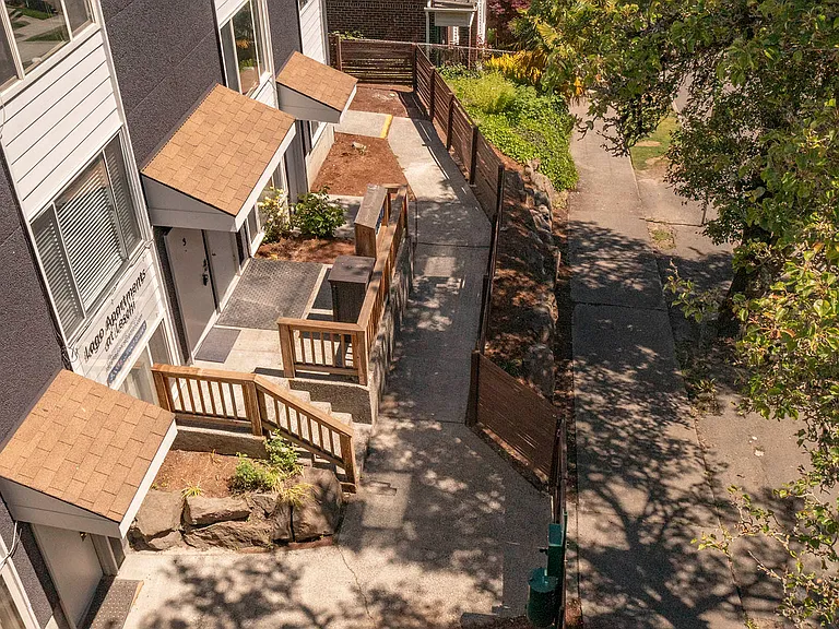 3000 E Spruce St #4 — Photo 2